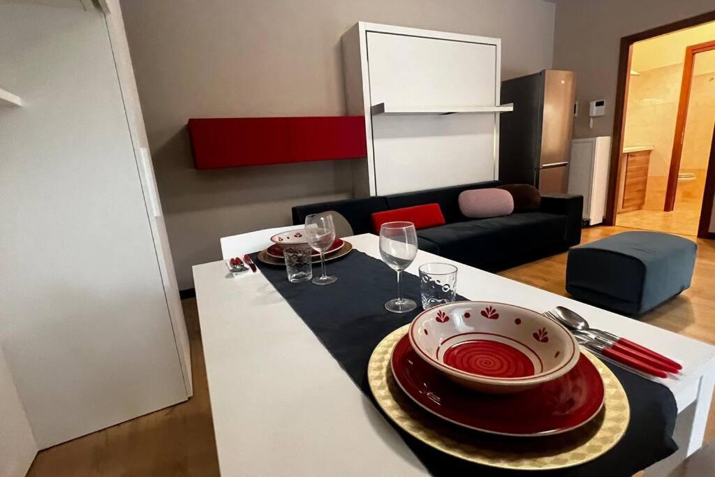 Апартаменты Urban House - Comfy Flat Navigli Milan Center Экстерьер фото